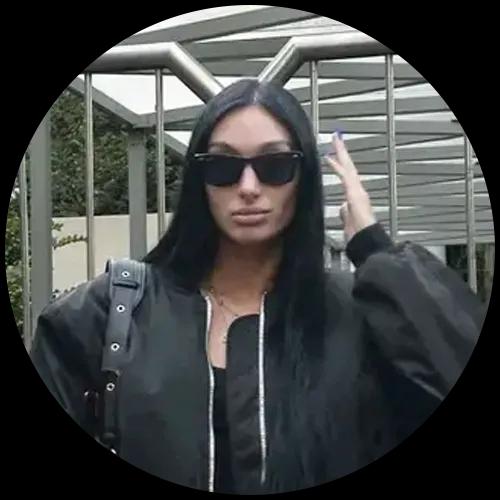 გრაფიკული დიზაინის კურსდამთავრებული - ნუკი სანიკიძე