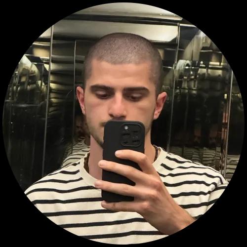 3D დიზაინის ბლენდერის კურსდამთავრებული - ფორე ბახუტაშვილი